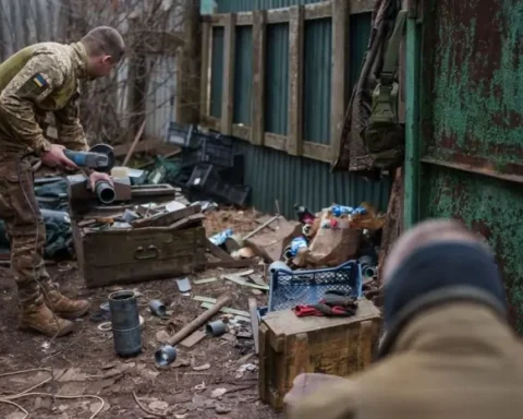 Боєприпаси з боліт і водойм. Як у ЗСУ долають "снарядний голод", поки Захід шукає допомогу