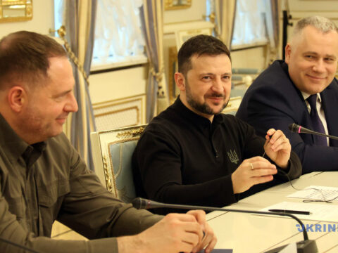 Зеленський планує подзвонити Байдену, щоб обговорити запрошення України в НАТО