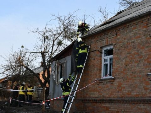 Нічна атака дронів: у Ромнах на Сумщині пошкоджені 14 будинків