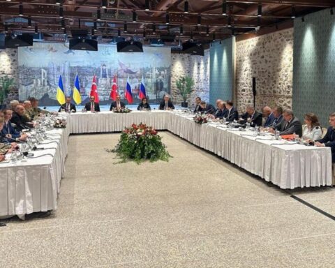 Аналітичний погляд на переговори в Стамбулі: Україна відкрита до миру, Росія продовжує агресію, світ має посилити підтримку
