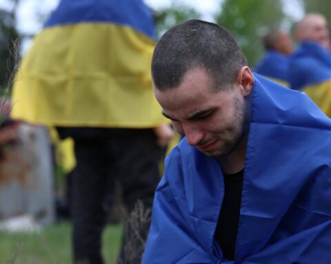Україна повернула з полону 205 захисників: серед них — оборонці Маріуполя і всієї лінії фронту
