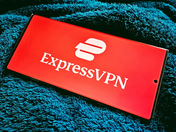 ExpressVPN не може повернути кошти більше 10 днів: клієнти скаржаться на затягування і відсутність реакції