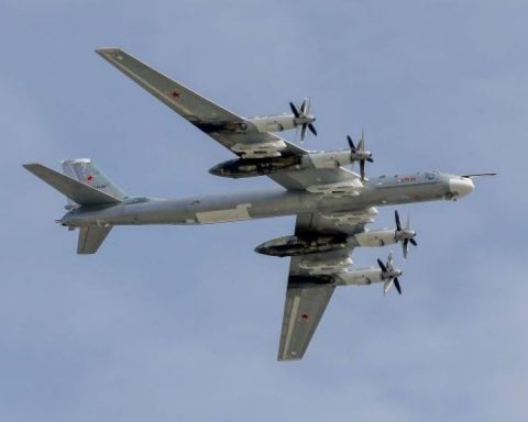Посол Росії у Франції заявив про загрозу війни через збиття літака НАТО
