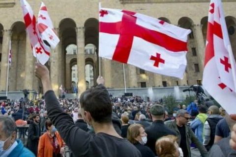 Протести в Тбілісі: громадяни вимагають збереження європейського курсу та безвізу з ЄС