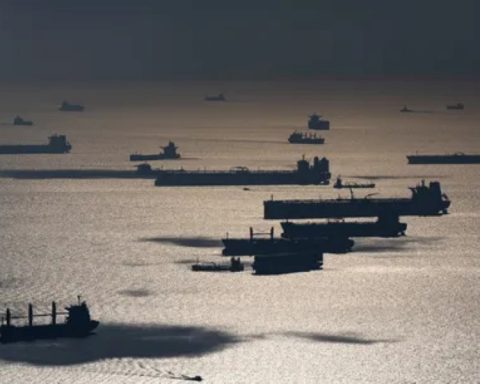 Росія створила «тіньовий флот» — кожен шостий танкер обминає санкції
