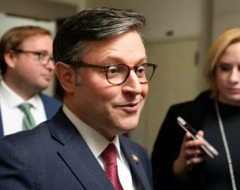 Санкції можливі лише за згодою Трампа, заявив спікер Палати представників США