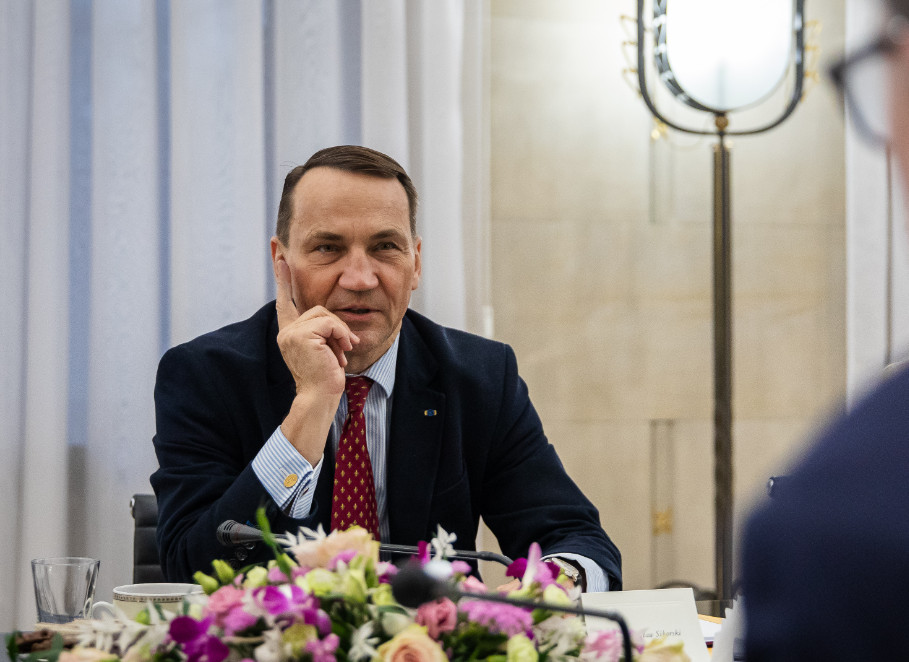Сікорський спростував цільову атаку дронів РФ на логістичний хаб