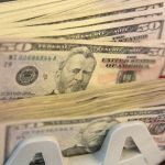 Аудит виявив переплату сотень мільйонів на закупівлю зброї в Україні