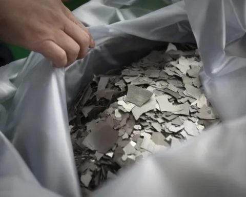 Китай тимчасово скасує експортний контроль на рідкісноземельні метали до США