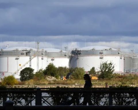 Німецький підрозділ «Роснефти» під санкціями, Берлін веде переговори з Вашингтоном