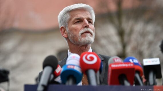 Президент Чехії попереджає про негативні наслідки згортання ініціативи з боєприпасами