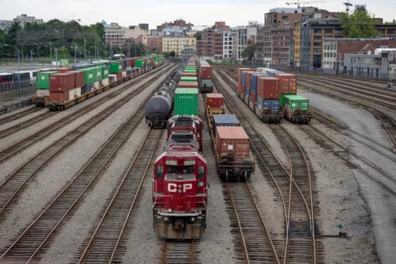 Диверсії на польській залізниці: вибухи пошкодили маршрути постачання допомоги Україні