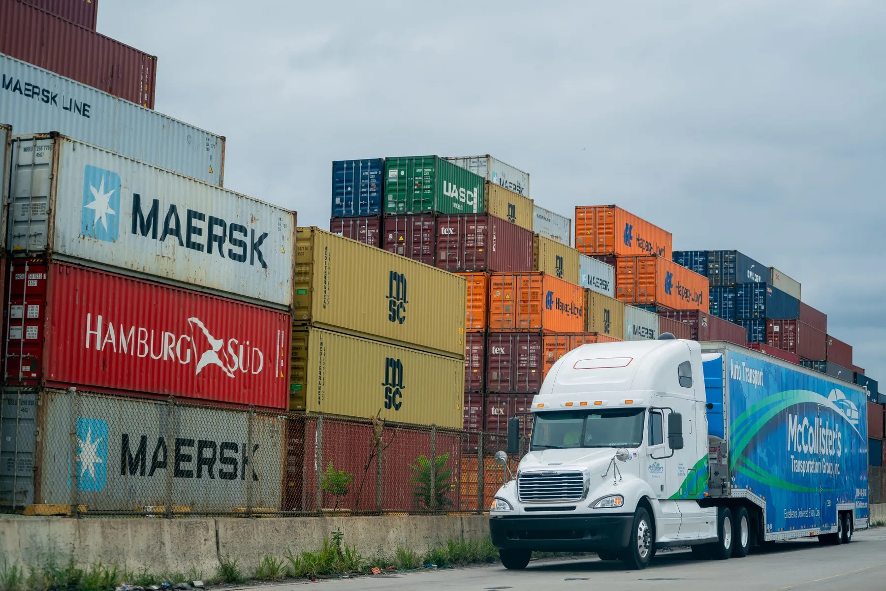 Китай зменшує торгівлю з Росією, посилюючи економічну залежність країни