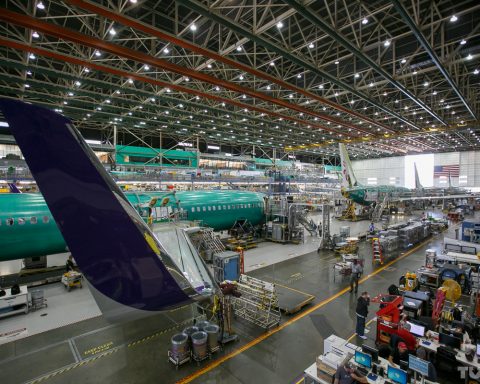 Страйк у Boeing призвів до зупинки виробництва бойових літаків, Пентагон коригує постачання