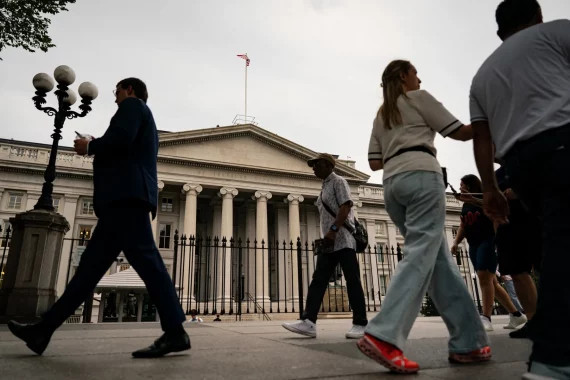 Трамп змінює правила, Європа переозброюється через американську непередбачуваність