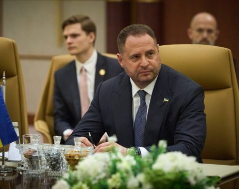 Зеленський виключив Єрмака зі складу РНБО та керівних органів оборони