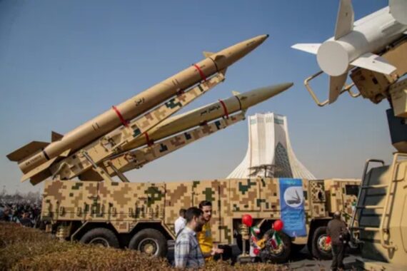 Іран обіцяє рішучу відповідь у разі військової агресії США