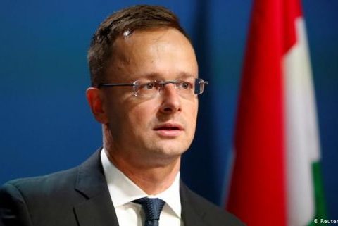 Сійярто попередив про відповідь через затримку транзиту нафти «Дружбою»