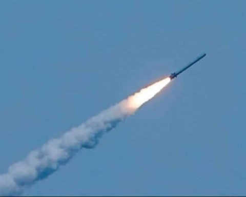 Росія збільшує виробництво балістичних ракет, Захід не встигає поповнити запаси перехоплювачів